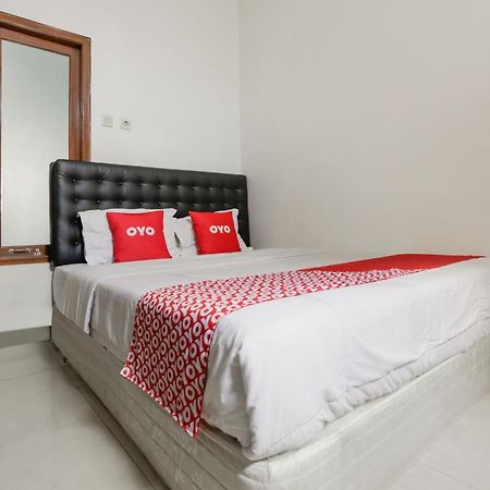 Super Oyo 3838 Tamansari Guest House Surakarta  Ngoại thất bức ảnh