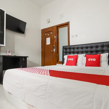 Super Oyo 3838 Tamansari Guest House Surakarta  Ngoại thất bức ảnh